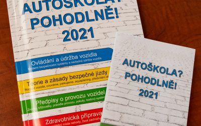 Barevná brožura autoškoly s nabídkou kurzů.